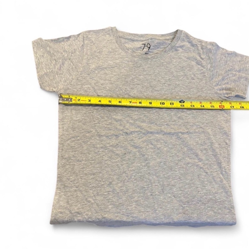 7 ate 9 Apparel Heather Gray Crew Neck Tee Size Small NWOT - Picture 5 of 6